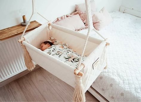 Hanging Cradle, Baby Hammock, Indoor Swing, Diy Bebe, Baby Cradle, Baby Swings, Baby Diy, Baby Steps, Baby Furniture