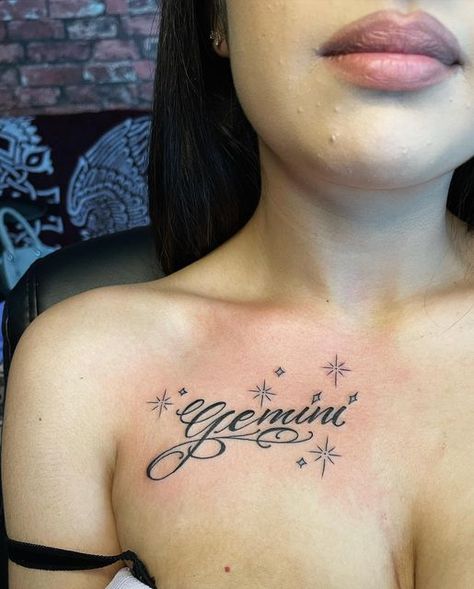 Chest Name Tattoo Female, Baddie Tattoo Ideas, Overlined Lips, Memorial Tattoo Ideas, Girls Tattoos, Jagua Henna, Cross Tattoos For Women, Cute Hand Tattoos, Pretty Hand Tattoos