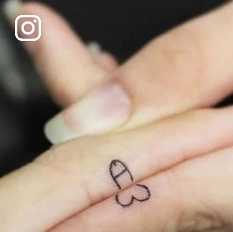 12K likes, 1,229 comments - small.tattoos le July 4, 2022: "Friendship goals tattoo idea 😂". Pascal Tattoo, Small Friendship Tattoos, Practice Tattoos, Cute Matching Tattoos, Small Matching Tattoos, Matching Tats, Sibling Tattoos, Small Pretty Tattoos, Tattoo Templates