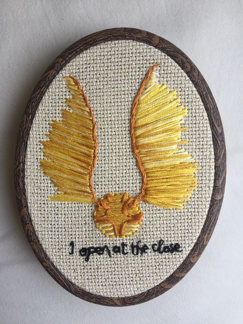 #embroidery #embroiderypatterns #embroiderydesigns #harrypotter #goldensnitch  #embroideryflowers #cactus #kanaviçe #kasnak #kasnakpano Harry Potter Hand Embroidery Patterns, Golden Snitch Embroidery, Harry Potter Embroidery Designs, Broderie Harry Potter, Slytherin Embroidery, Hufflepuff Embroidery, Harry Potter Embroidery Patterns, Hogwarts Embroidery, Embroidery Harry Potter