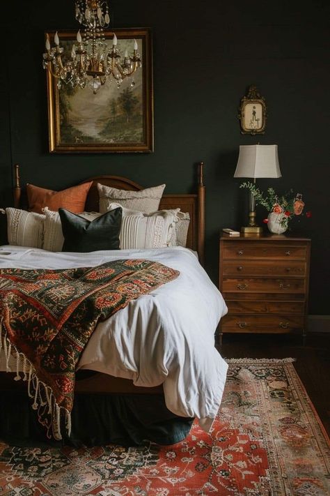 Bohemian Victorian Bedroom, European Cottage Bedroom, Moody Mid Century Modern Bedroom, Vintage Moody Bedroom, Moody House Interiors, Dark Floral Bedroom, Dark Green Room Ideas Bedroom, Bedroom Dark Aesthetic, Moody Vintage Bedroom