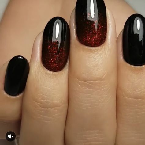 Black And Maroon Ombre Nails, Black And Red Biab Nails, Black Red Nails Short, Black And Red Dip Nails, Gothic Nail Art Short, Black And Red Glitter Nails, Black Nails With Red Glitter, Black Tie Wedding Nails, Black And Maroon Nails