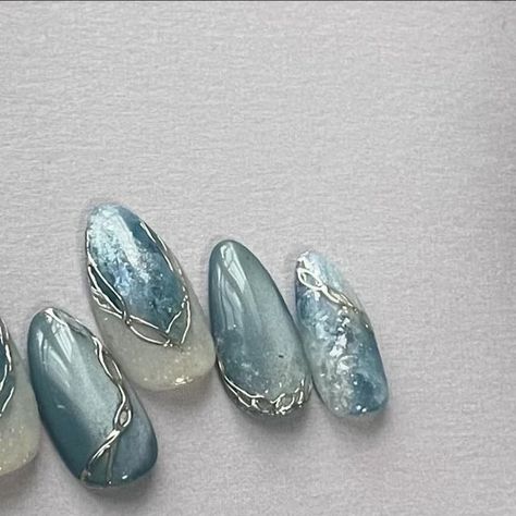 Nail Art For Graduation, Nail Art Marble Blue, Blue Metallic Nails Art Designs, Asian Blue Nail Designs, Blue Asian Nails, Water Nails Design, Tokyo Nails, Md Nails, Blue Japanese Nail Art