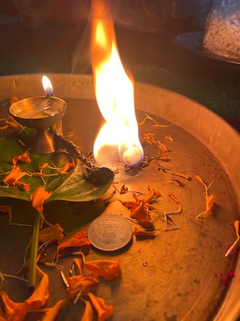 Hawan Pooja Snaps, Shivling Snap, Janmashtami Aesthetic, Pooja Aesthetic, Diwali Layout, Sanatan Aesthetic, Durga Aarti, Puja Aesthetic, Navratri Puja