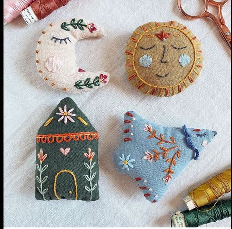 Diy Christmas Ornaments Felt Hand Sewn, Diy Sewn Ornaments, Homemade Fabric Ornaments, Pagan Holiday Decorations, Sewn Ornaments Christmas, Handmade Ornament Ideas, Christmas Sewing Projects Decoration, Fabric Decoration Ideas, Oddities Crafts