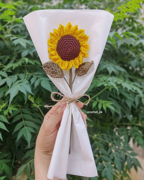 With delicate stitches and vibrant yarn, the crochet sunflower blooming with beauty, spreading joy and warmth wherever it is placed.🌻💕 . . . Inbox us to place your orders <3 . . #crochet #crochetsunflower #handmade #crochetersofinstagram #crochetaddict #crochetlove #crocheting #knitting #yarn #instacrochet #handmadewithlove #crochetinspiration #diy #crochetlover #yarnaddict #knittersofinstagram #love #crocheted Crochet Sunflower, Sunflower Art, Crochet Lovers, Sunflower, Yarn, Knitting, Crochet