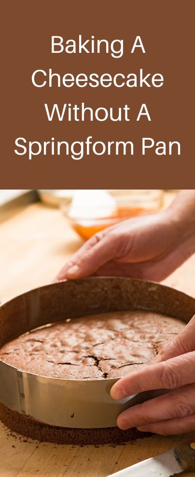 Are you baking a Cheesecake without a Springform Pan? We all had run out of dessert ideas for not having the equipment needed, especially if we talk about a cheesecake. We may not have a Springform Pan or the availability to go buy one at that moment. Here we’ve come with a proposal; so you pretty much won’t need any special equipment to bake a perfect-textured cheesecake. Check this out! Pumpkin Swirl Cheesecake, Cheescake Recipe, Spring Form, Cinnamon Roll Cheesecake, Baking Secrets, Cheesecake Pan, Bake A Cake, Chocolate Cheesecake Recipes, Homemade Cheesecake