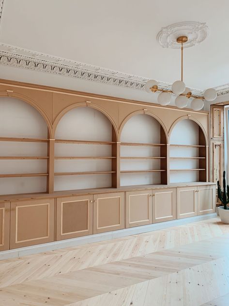 Looking Back On 2020. - KATE LA VIE by Kate Spiers Kate Spiers, Butik Design, 아파트 인테리어, Boutique Interior, घर की सजावट, Built In Shelves, Home Library, Shop Interior, Basement Ideas