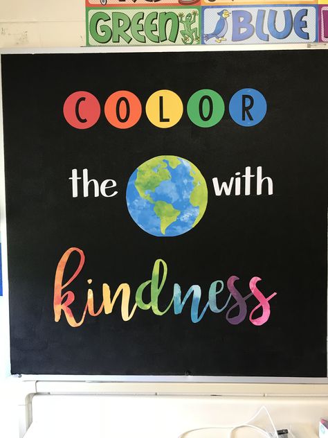 Color the world with kindness bulletin board Kindness Bulletin Boards Elementary, Bulletin Board Ideas For Artwork, Color Bulletin Board Ideas, Be Kind Bulletin Board, Kind Bulletin Board Ideas, Art Class Bulletin Boards Elementary, Kindness Week Poster Ideas, Kindness Boards For School, Colors Bulletin Board Preschool