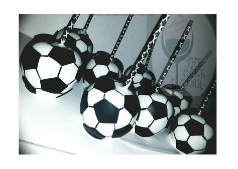 Soccer Ball Candy Apples. Soccer Ball Chocolate Covered Strawberries, Chocolate Covered Strawberries Soccer Theme, Football Theme Candy Apples, Carnival Theme Candy Apples, Soccer Ball Macarons, Gourmet Candy Apples, Gourmet Caramel Apples, Sports Theme Birthday, Gourmet Candy