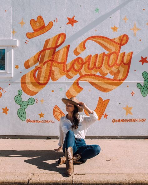 Looking for Instagrammable places in Forth Worth, Texas? Look no further! After living in the DFW area since 2015 and being a professional Instagram influencer since 2017, I've gotten a chance to find several Instagrammable spots in Fort Worth like the Water Gardens, Stockyards, Zoo, Botanical Gardens, restaurants, murals and so much more. Whether you're traveling from out of town or you're minutes away like I am, be sure to add these fun photo spots to your list of places to see in Forth ... Fort Worth Texas Stockyards, Fort Worth Stockyards Photography, Fort Worth Texas Aesthetic, Dallas Stockyards, Texas Instagram Pictures, Fort Worth Aesthetic, Things To Do In Fort Worth Texas, Ft Worth Stockyards Outfit, Fort Worth Bachelorette Party