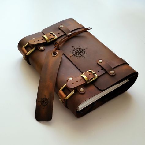 Crazy horse leather, waxed thread, stainless steel Leather Diary Cover Design, Leather Book Cover Design, Diy Leather Book Cover, Bible Cover Design, Book Closures, Leather Sketchbook Cover, Bible Design, Handmade Leather Notebook, Personalized Bible Cover