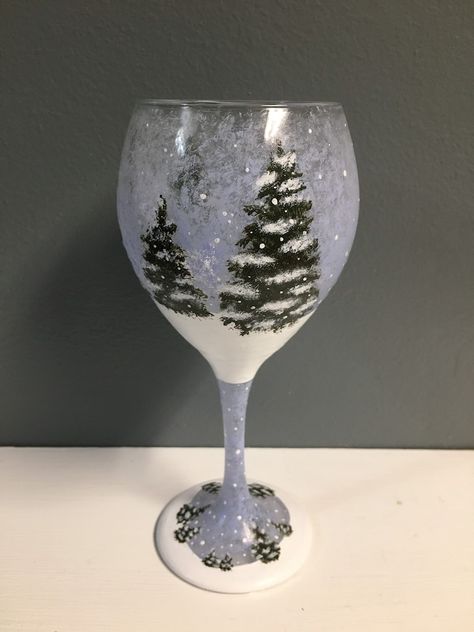 Painted Wine Glass Handmade Stem Glass Alcohol Holiday - Etsy UK Christmas Wine Glasses Diy, Painted Wine Glasses Christmas, Christmas Wine Glasses, Diy Wine Glasses, Hand Painted Glassware, Hand Painted Glasses, Diy Glass Bottle Crafts, Hand Painted Wine Glasses, Painted Wine Bottles