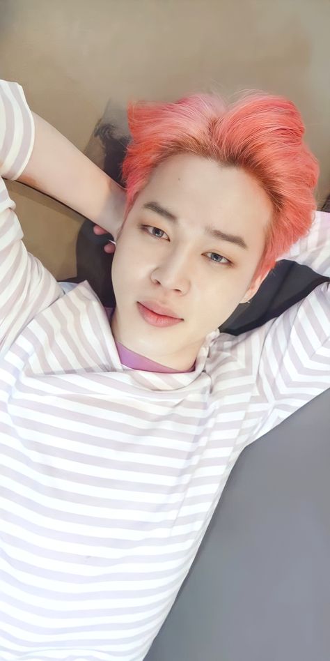 Park Jimin is the standard <3 Jimin Staring, Bts Sleeping, Jimin Icons, With Wallpaper, Bts Maknae Line, Staring At You, The Kings, Bts Aesthetic Pictures, Bts Jin