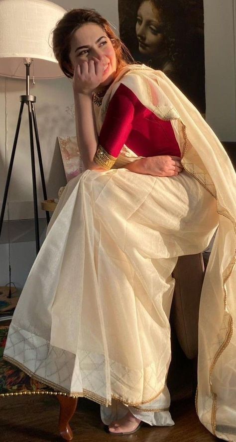 Naimal Khawar, Onam Outfits, Onam Saree, Red Sari, Power And Control, Saree Wearing Styles, Simple Saree Designs, Cotton Saree Designs, Fashionable Saree Blouse Designs