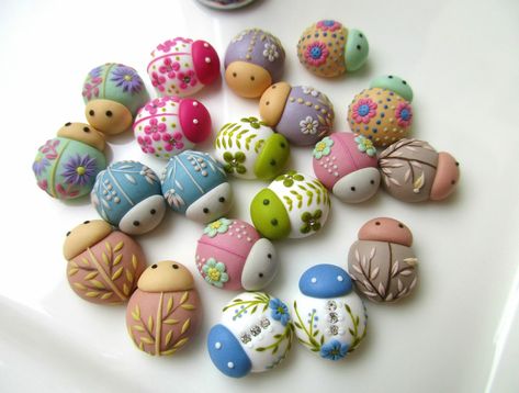 Cercei Din Lut Polimeric, Polymer Clay Beads Diy, Clay Embroidery, Polymer Clay Embroidery, Clay Keychain, Clay Crafts Air Dry, Polymer Clay Animals, Polymer Clay Jewelry Diy, Polymer Crafts