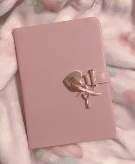 Secret Diary Aesthetic, Pink Diary Aesthetic, Lock Diary, Diary With Lock, Pink Academia, Pink Journal, Key Heart, Cute Diary, A5 Journal