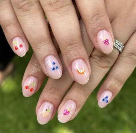 French Tip Nail Ideas With Design, Fruit Biab Nails, Gel Designs On Natural Nails Short, Almond Fruit Nails, Fruit Sticker Nails, Fruit Nails Aesthetic, Short Fruit Nail Designs, Nails Italy Summer, Summer Minimal Nails