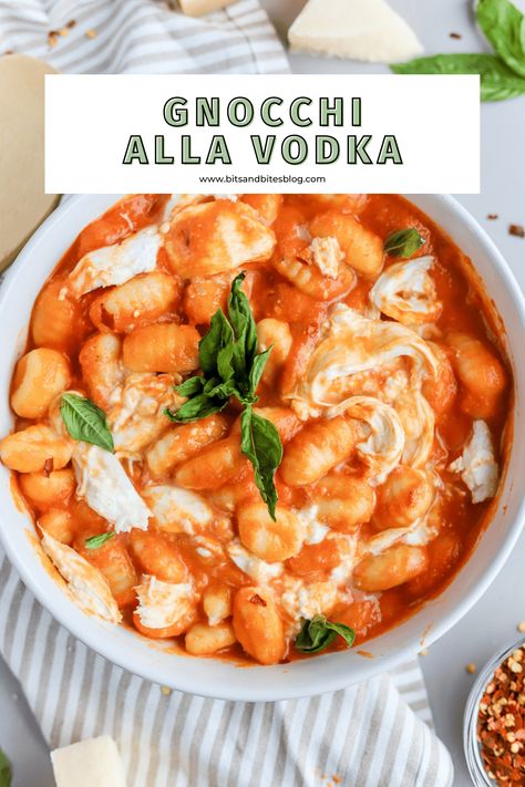 Gnocchi alla Vodka with Creamy Burrata on top - bits and bites Vodka Gnocchi Recipes, Gnocchi Alla Vodka, Gnocchi Vodka Sauce, Gnocchi With Vodka Sauce, Easy Pork Recipes, Homemade Vodka, Homemade Vodka Sauce, Bits And Bites, Vodka Sauce Recipe