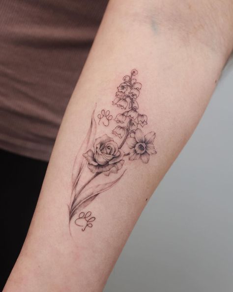 45+ Lily of the Valley Tattoo Meanings Designs and Ideas – neartattoos Rose And Lily Of The Valley Tattoo, Lily Of The Valley And Rose Tattoo, Poppy Tattoo Meaning, Daisy Tattoo Meaning, Flower Lilly, Lotus Flower Tattoo Meaning, Lilly Tattoo, Violet Flower Tattoos, Lily Of The Valley Tattoo