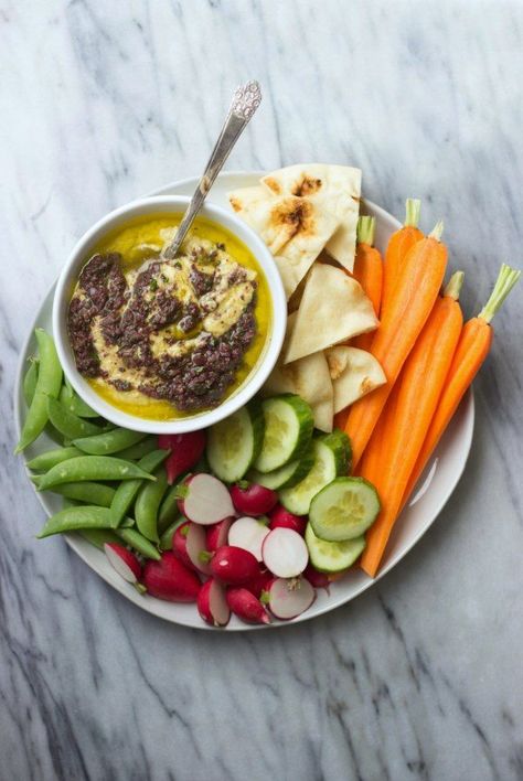 Greek-Inspired Olive Hummus Recipes Using Hummus, Olive Pesto Recipe, Gluten Free Super Bowl Snacks, Olive Hummus Recipe, Olive Hummus, Gluten Free Super Bowl, Croquet Party, Side Foods, Raw Salads