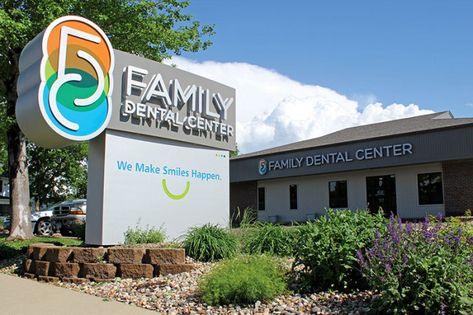 dental clinic large outdoor sign Pylon Signage, Dental Clinic Logo, Pylon Sign, Monument Signs, Clinic Logo, Exterior Signage, Dental Center, Dental Office Design, Make Smile