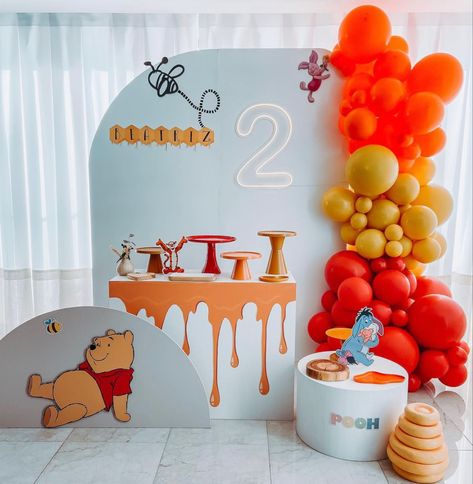 Winnie The Pooh Birthday Party, Pooh Birthday Party, Tiger Birthday Party, Super Mario Bros Birthday Party, Winnie The Pooh Cake, Winnie The Pooh Themes, Tiger Birthday, Boys First Birthday Party Ideas, Pooh Birthday