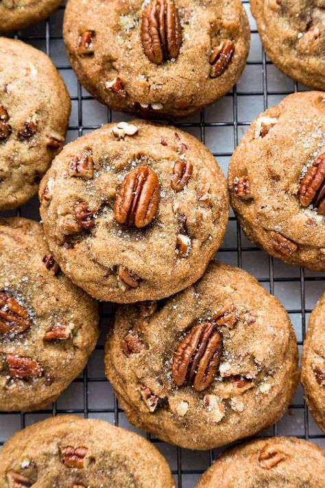 The BEST Thick and Chewy Browned Butter Pecan Cookies | Foodtasia Nutty Cookies Recipes, Buttered Pecans, Butter Biscuits Recipe, Thanksgiving Sweets, Pecan Cookie, Cookie Contest, Danish Butter Cookies, Chocolate Chip Pecan Cookies, Pecan Praline