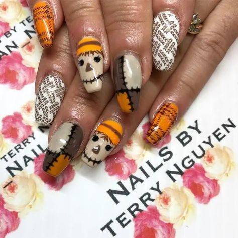 20+ Stunning Fall Nail Designs to Make You Swoon - HubPages Scarecrow Nails Designs, Teacher Nail Art, Trending Fall Nails, Rockabilly Nails, Scarecrows Nails, Scarecrow Nails, Fall Nails 2023, Scary Nails, Fall Thanksgiving Nails