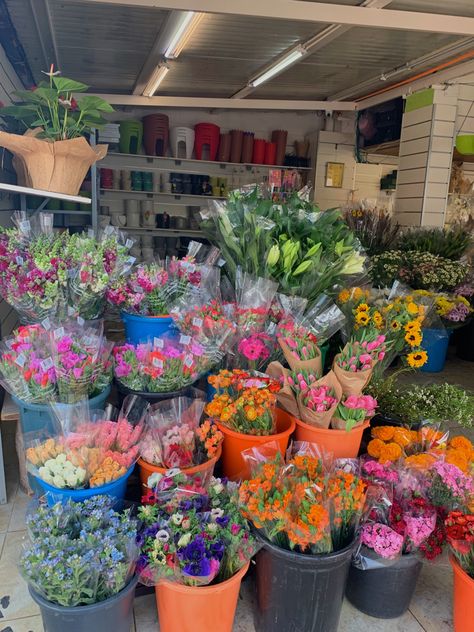 Flower Shops, Flower Therapy, Happy Flowers, Floral Shop, Spring Aesthetic, Send Flowers, Flower Stands, Plant Mom, Love Flowers