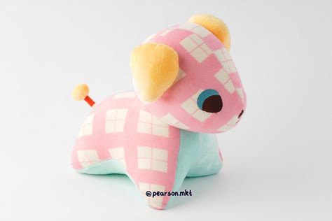 Animal Crossing Lottie, Animal Crossing Mom Items, Stuff Animal Patterns Sewing, Animal Crossing Pins, Animal Crossing As Humans, Pig Plushie Pattern, Animal Crossing Crafts, Animal Crossing Decor, Plushie Ideas