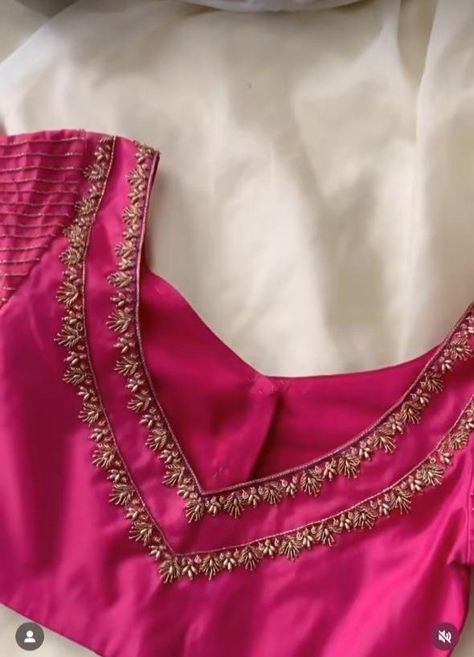 Minimal Blouse Work Designs, Pink Colour Blouse Designs, Colour Blouse Designs, Minimal Blouse, Aari Blouses, Heavy Blouse, Pattern Blouses, Latest Bridal Blouse Designs, Cutwork Blouse