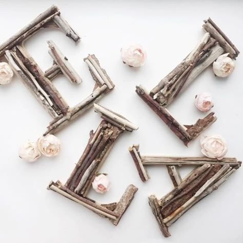 Driftwood Letters, Gorgeous Nursery, Twig Crafts, Deco Marine, Driftwood Art Diy, Driftwood Projects, Nursery Name Sign, Driftwood Crafts, Nursery Name