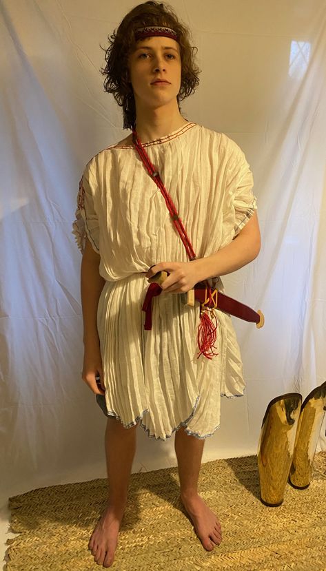 Basic Greek Clothing (male) – The Hoplite Association Ancient Greece Clothing Men, Bacchanalia Party, Ancient Greek Clothing Men, Ancient Greek Men, Greek Archer, Greek Tunic, Ancient Greek Fashion, Greek Clothes, Ancient Greece Clothing