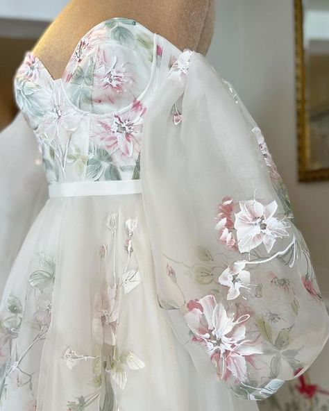 Ivory Floral Wedding Dress, Corset Wedding Dress With Flowers, White Flower Wedding Dress, White Wedding Dress With Pink Flowers, White Dress With Pink Flowers, White Dress With Flowers, Wedding Dress With Flowers, Pink Wedding Dress With Floral Embroidery, Feminine Pink Embroidered Wedding Dress