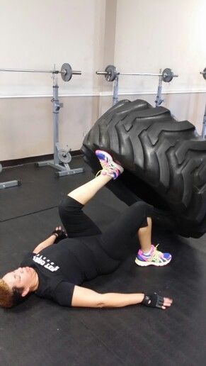 Tire workout Tire Workouts For Women, Tyre Workout, Tire Exercises, Tire Workout, Home Strength Training, Tractor Tire, Outdoor Gym, Recovery Workout, Fitness Design