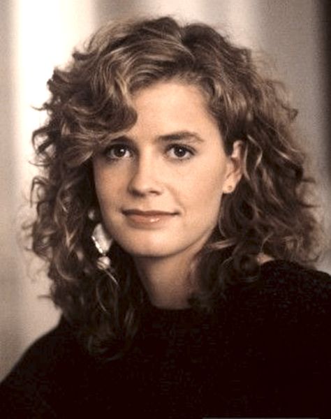 Elisabeth Shue in Cocktail, 1988. Elisabeth Shue Cocktail, Cocktail 1988, Elizabeth Shue, Cocktail Movie, Elisabeth Shue, Very Important Person, Elizabeth Hurley, Michelle Rodriguez, Farrah Fawcett