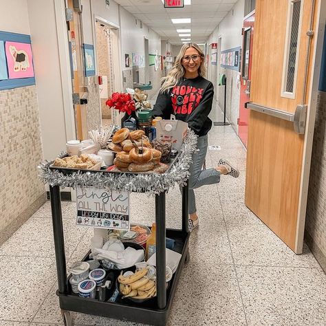 Lindsay ♡☆ on Instagram: "Jingle all the way & happy holidays! Spread some winter break cheer today with a breakfast cart full of joy 🎊✨ This teacher is officially on winter break! ❄️" Breakfast Cart, Teacher Breakfast, Elementary Classroom Decor, Winter Break, Jingle All The Way, Elementary Classroom, All The Way, Classroom Decor, Happy Holidays