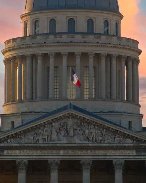 le Panthéon est un lieu qui se situe dans le 5ème arrondissement, aussi appelé quartier latin . Le nom du quartier vient de cette époque… | Instagram Saint Germain, Meet You, Paris, On Instagram, Instagram