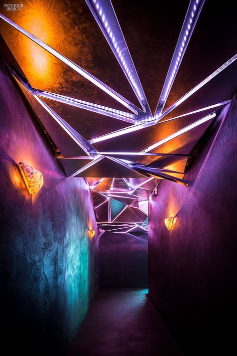 4-D dining? A multi sensory experience in Las Vegas created by Celano Design Studio for the Palazzo. Blitz Design, Nightclub Design, Dark Angels, Lounge Bar, Ceiling Light Design, Diy Simple, Bar Interior, Design Seeds, Chihuly