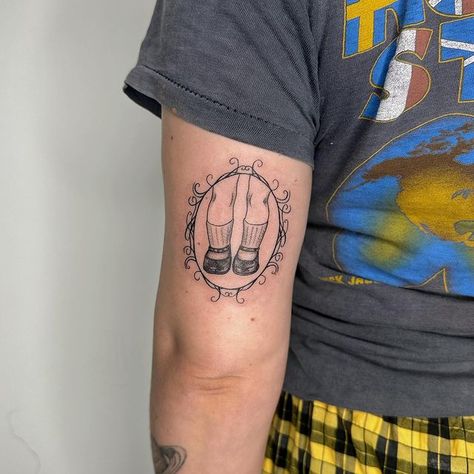 Porcelain Doll Tattoo Ideas, Junie B Jones Tattoo, Porcelain Doll Tattoo, Babydoll Tattoo, Doll Tattoo Ideas, Locket Tattoos, 2024 Tattoo, Junie B Jones, Halloween Flash