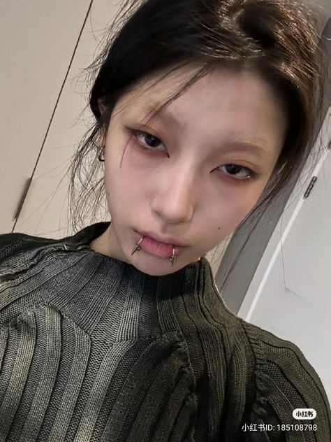 Eye Patch Aesthetic, V Shaped Face, V Shape Face, Female Anatomy Reference, Face Piercings, Makeup Clothes, Bare Face, Face Characters, 인물 사진