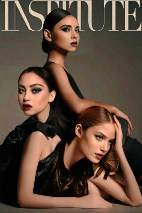 Elegant Group Photoshoot, Mother Photography, High Fashion Shoots, High Fashion Photoshoot, Group Photoshoot, Group Photo Poses, Sisters Photoshoot Poses, Group Photography Poses, Sisters Photoshoot