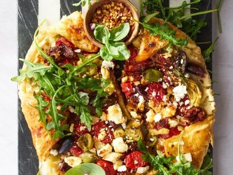 Mediterranean Vegetable Galette Recipe Vegetable Galette, Biscuit Dough Recipes, Buckwheat Crepes, Mediterranean Diet Recipes Dinners, Food Dolls, Mediterranean Quinoa Salad, Flat Cakes, Galette Recipe, Greek Lemon Chicken