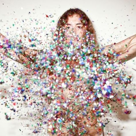 Party etiquette: throw shimmer not shade. #thefrankeffect Glitter Photography, Glitter Bomb, Photographie Inspo, Glitter Party, Glitter Force, Foto Poses, Negroni, Jolie Photo, Sparkles Glitter