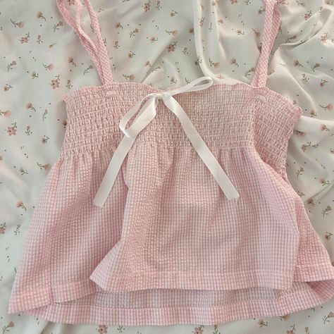 soft gingham top with a little bow i added :) so... - Depop Plastic Jesus, Spotify Ideas, One Piece Shirt, Gingham Top, Diy Clothes Design, Crochet Fashion Patterns, Gingham Tops, How To Make Clothes, It Fits