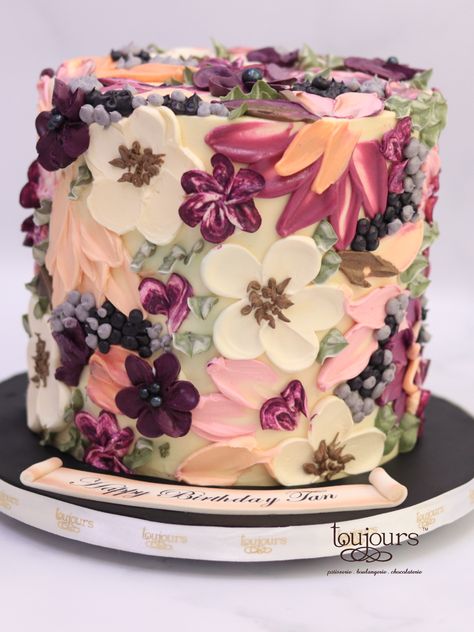 This buttercream palette knife painted style is great when you want to incorporate an abstract, artful touch to your cake table. Pallete Knife Flower Cake, Abstract Cake, Birthday Cake Icing, Painted Florals, Garden Cakes, Homemade Frosting, Cake Studio, Cake Icing, Cake Designs Birthday