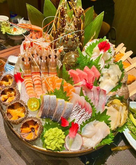 Sashimi Platter, Sushi Recipes Homemade, Sushi Platter, Foreign Food, Food L, Course Meal, Sushi Recipes, Food Drinks Dessert, Wedding Food