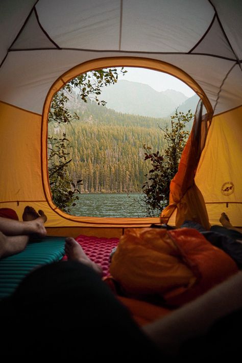 How to Stay Warm While Camping National Parks Road Trip Aesthetic, Lake Camping Aesthetic, Glacier National Park Aesthetic, National Parks Aesthetic, Tent Camping Essentials, Camping Earrings, Liz Aesthetic, National Park Aesthetic, Camp Living