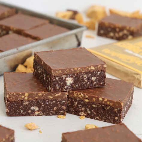 Try these delicious recipes with our NEW Hokey Pokey Crunch 😊 Hokey Pokey, Slice Recipe, Chocolate Slice, Homemade Sweets, Slices Recipes, How Sweet Eats, Yummy Food Dessert, No Bake Desserts, Yummy Drinks